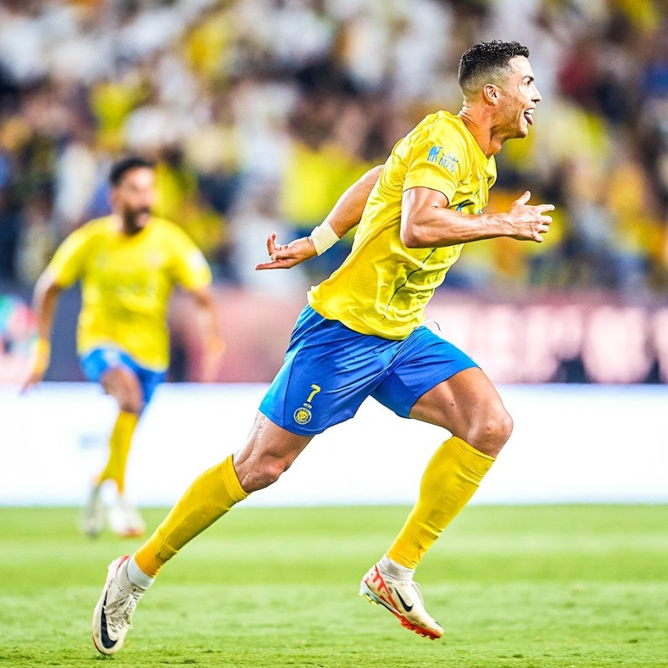 c罗亚冠2射1传封神:左脚世界波 凌空斩,13场轰14球