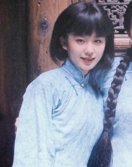 刘诗诗旧照,短发齐刘海甜美可人,引发网友盛赞_腾讯新闻