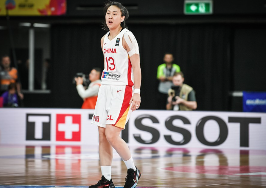 李月汝安心养伤吧 女篮新双塔呼之欲出?-腾讯新闻