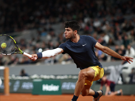 西西帕斯3-0中国一哥,连续六年晋级法网16强!阿尔卡拉斯3-0晋级