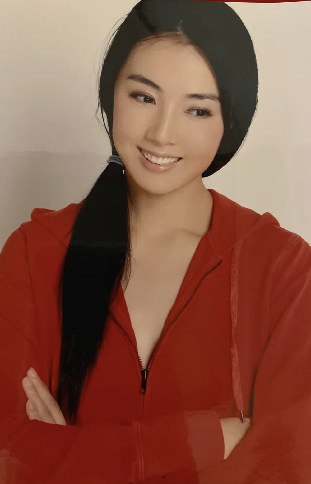 演员姜宏波:姜文捧红她,出道26年无绯闻,50岁活得干净洒脱_腾讯新闻