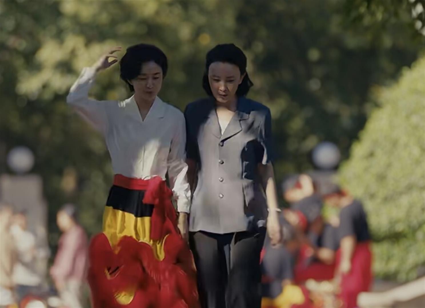 顏值不輸陳數，演技不輸趙麗穎，如今50歲演小城大事，紅了 - 