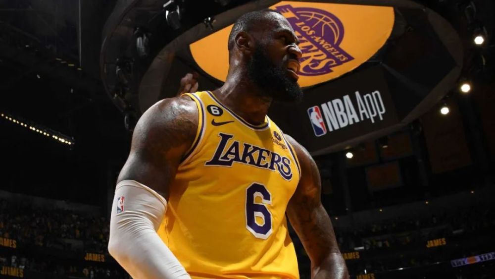 不吹不黑|18,20,23,詹姆斯的三次怒吼_腾讯新闻