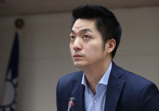 当选台北市长后,蒋万安向大陆亮明立场,支持双城论坛持续交流_腾讯
