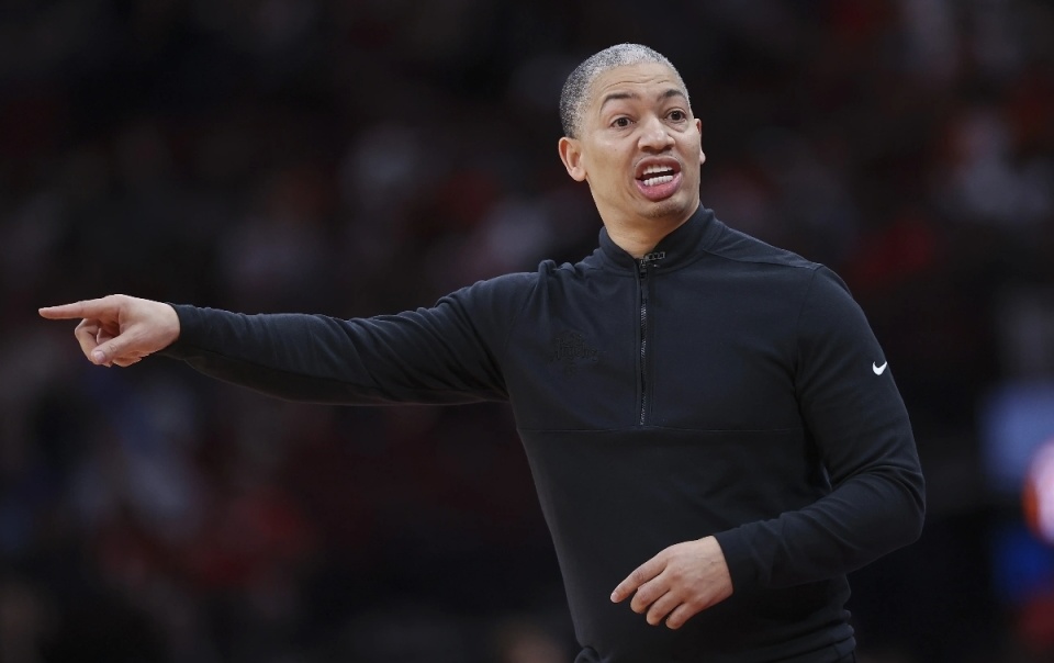 鬼才教练泰伦卢,又在下险棋