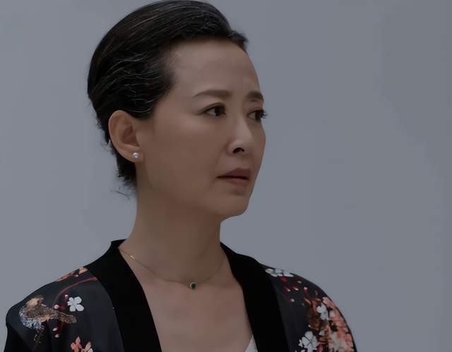 演白敬亭张小斐妈妈又演承欢记许凯妈妈52岁的她魅力风采不减当年