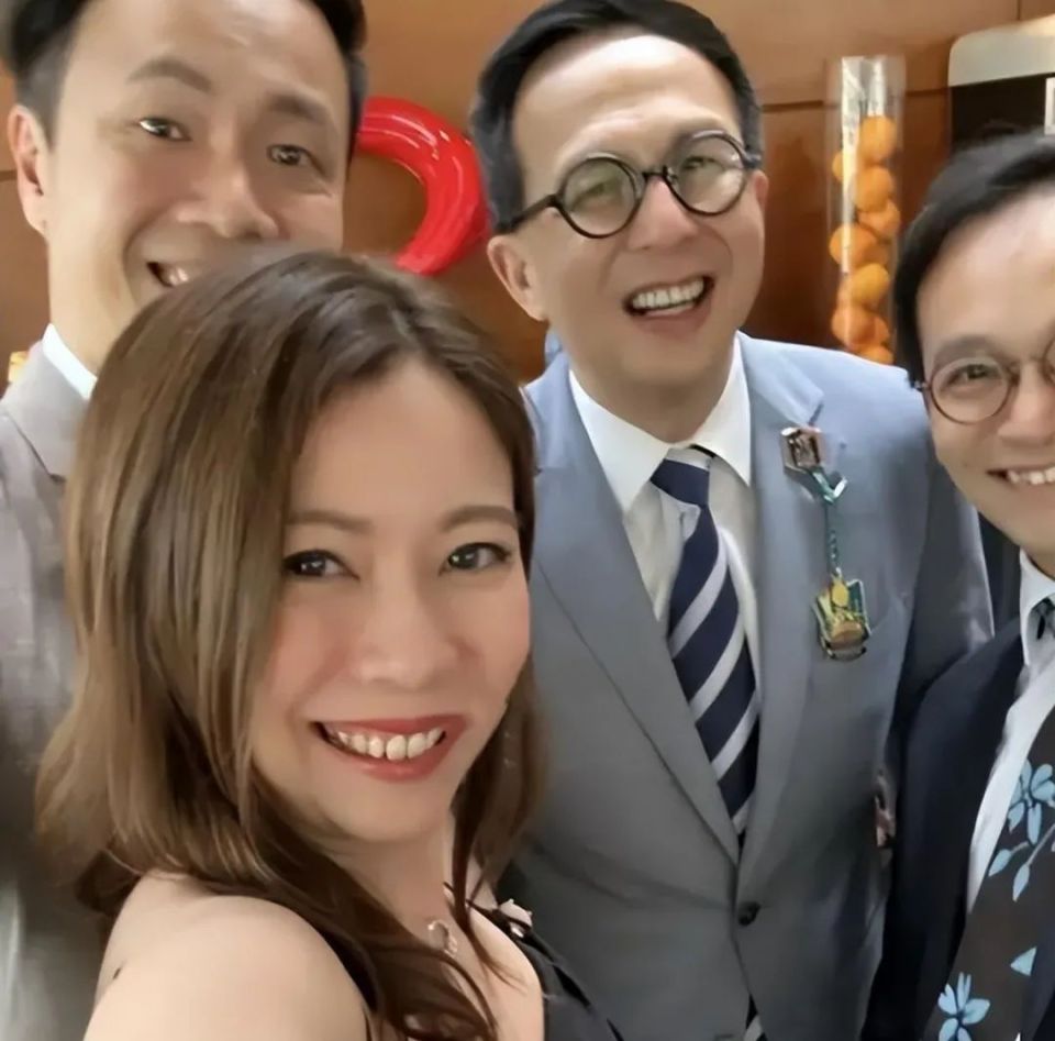 14岁李长治:李嘉诚亲自取名,遗传梁洛施好基因,能分百亿身家_腾讯新闻