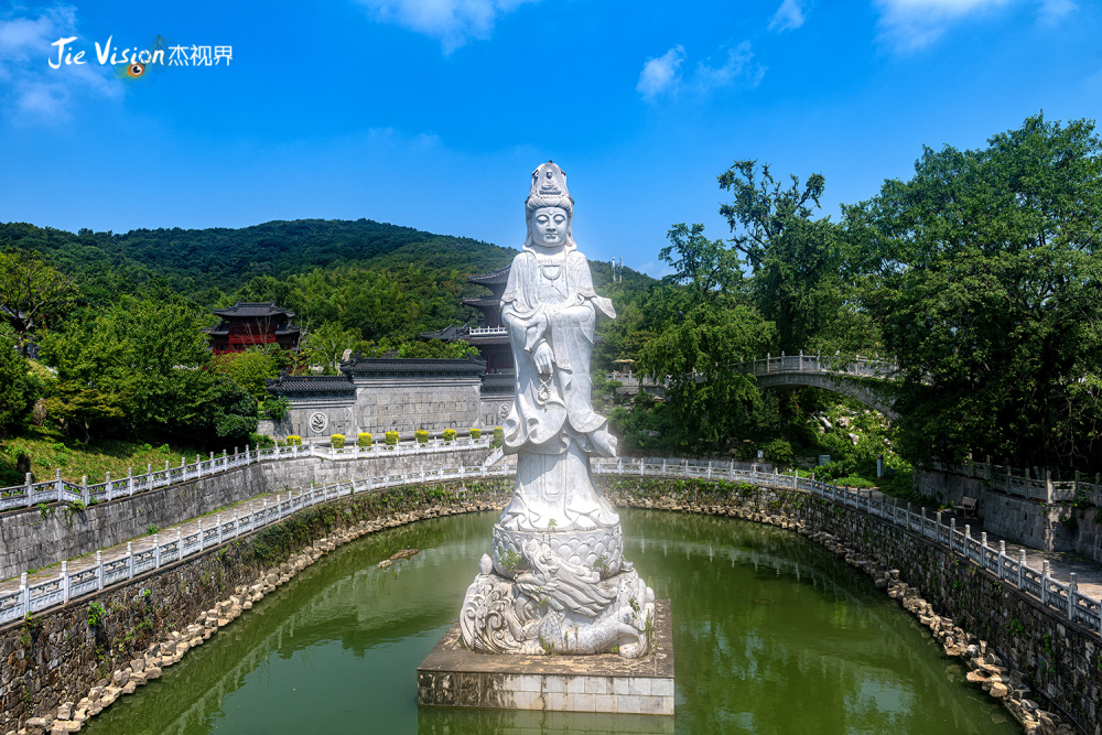 宝华山隆昌寺,幽静而精美,它不仅仅是佛教在中国千年流传的见证,更是