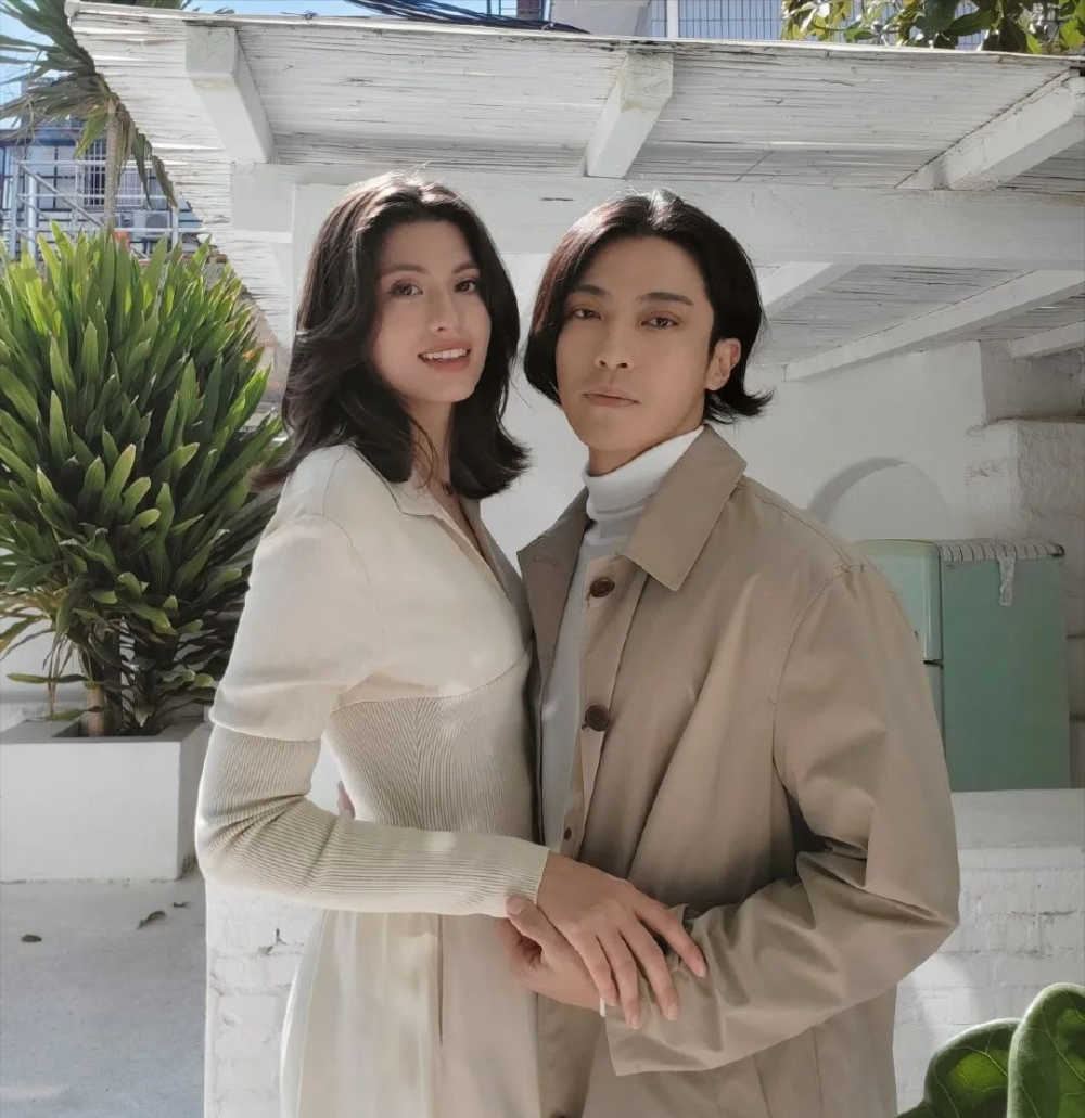 网红仲尼生日当天溺亡妻子卡琳娜悲痛为何有人拍手叫好