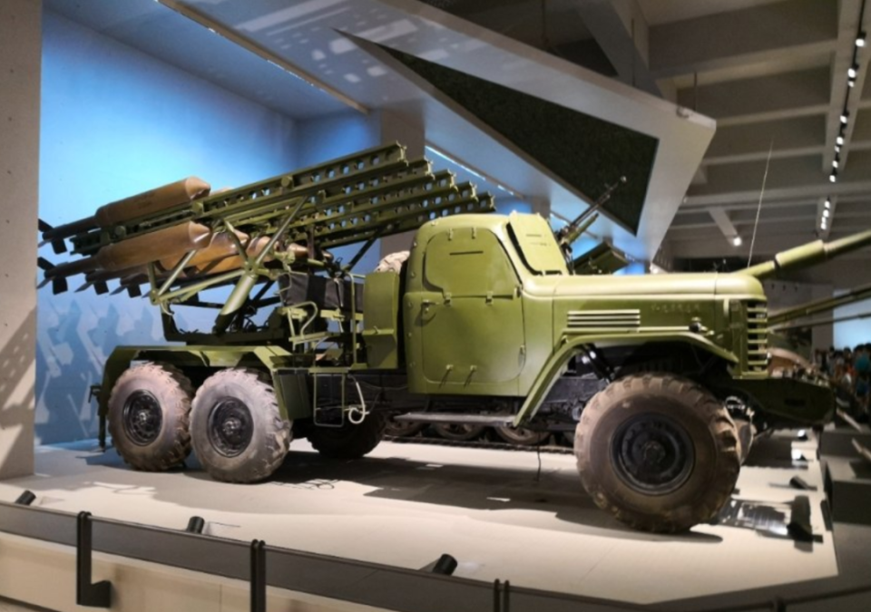 这是一种当年马上见得到"好效果"的利器——74式火箭布雷车