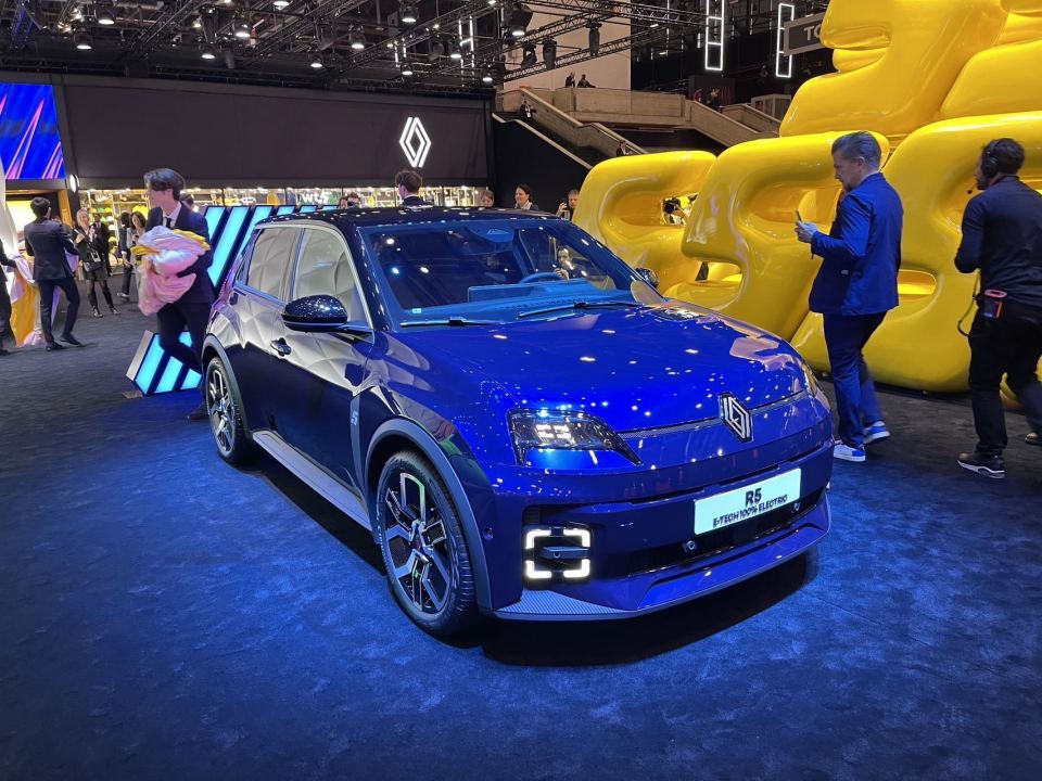 美国底特律车展,日本东京车展和法国巴黎车展并称全球五大车展