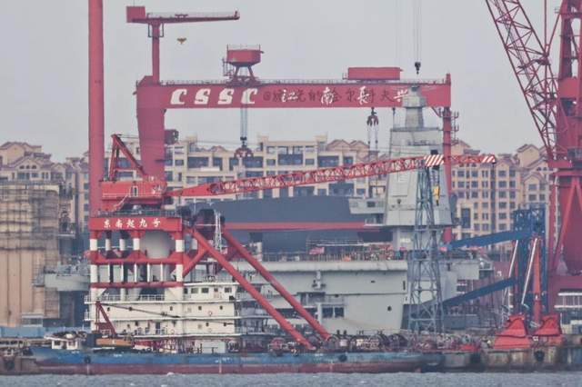 上海江南造船厂内，解放军新航母的旁边，另一艘大船已经就位通用航空短途航线2023已更新(头条/网易)红焖大虾最正宗的做法