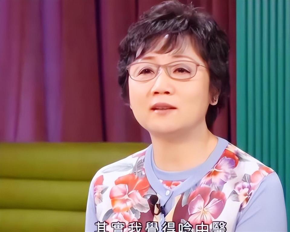 66岁张德兰突发意外！后台摔倒送医，曾上春晚爆火结婚37年无儿女_腾讯新闻