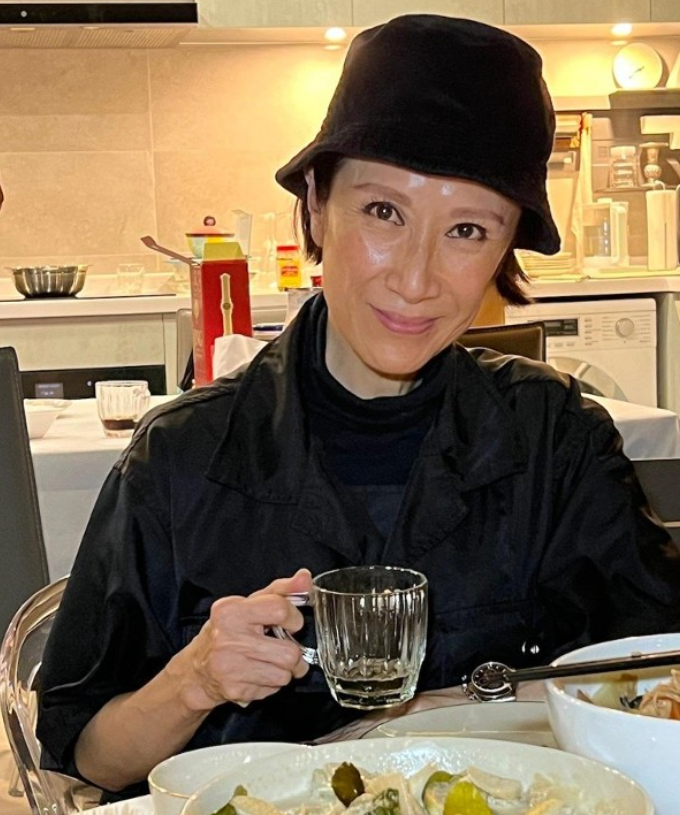 吕珊大概是2021年中才回国的,之后陆陆续续接了一些演出工作,但产量不