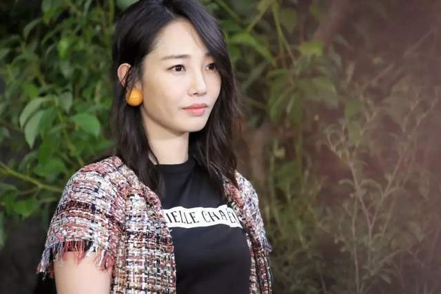 白百何出席品牌活动,又美又飒,显年轻,身材,状态相当好_腾讯新闻