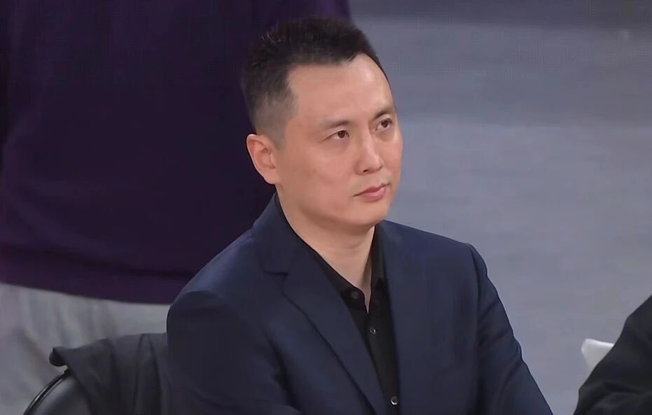 CBA最新消息！杜鋒成困難專業戶，上海兩外援恢復不達預期，遼媒曝張鎮麟轉會內幕 - 