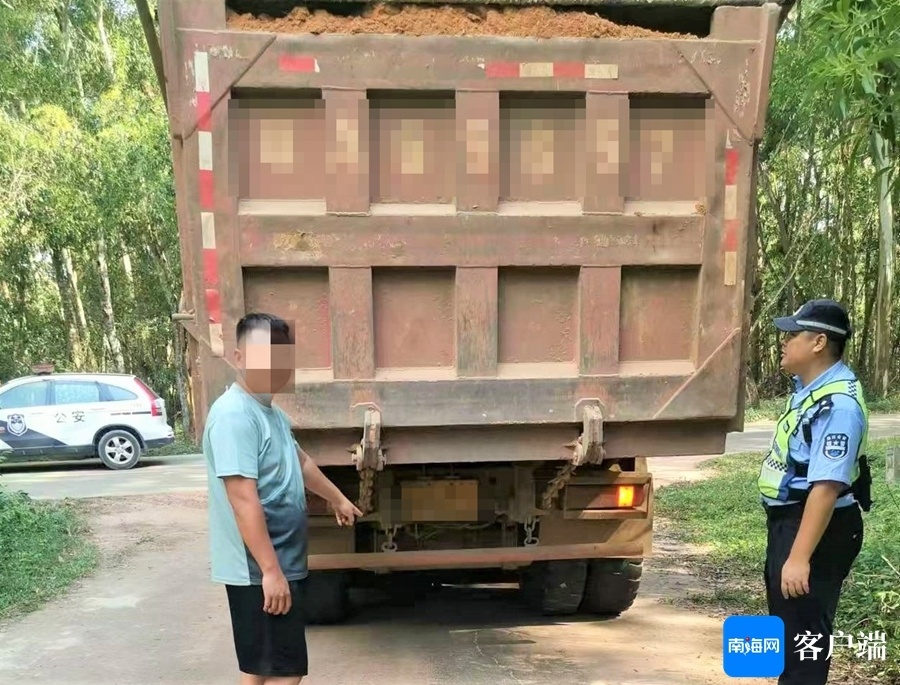 渣土车乱行遭投诉 海口公安交警严查_腾讯新闻