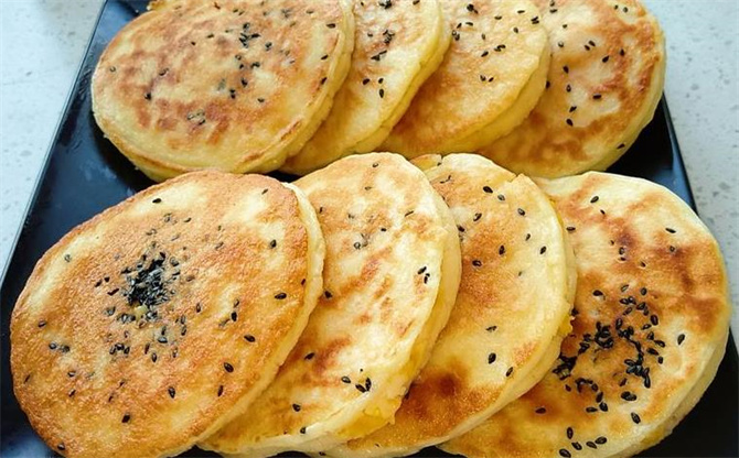 一碗糯米粉,一个红薯,加点温水,手不沾面,香甜软糯吃不够