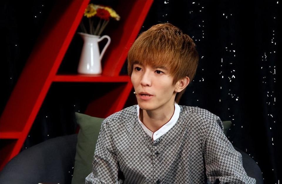 郭敬明被指控性骚扰!被扒曾与陈学冬亲吻,十指紧扣,画面辣眼-腾讯新闻