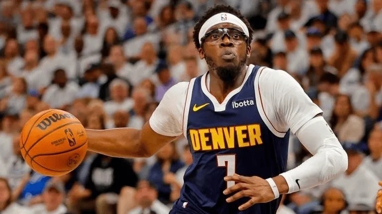 nba一夜动态|詹姆斯领衔3名旗手 乔治将换号码 湖人有