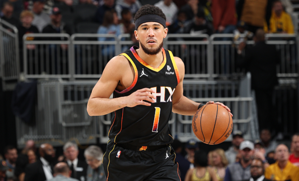 布克轰62 5,单节29分并肩科比,丢绝杀无缘8连胜