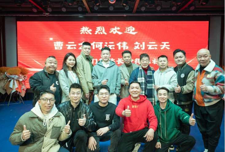 郭德纲师兄欢迎曹云金,再次验证王玥波的话,相声界还是好人多_腾讯
