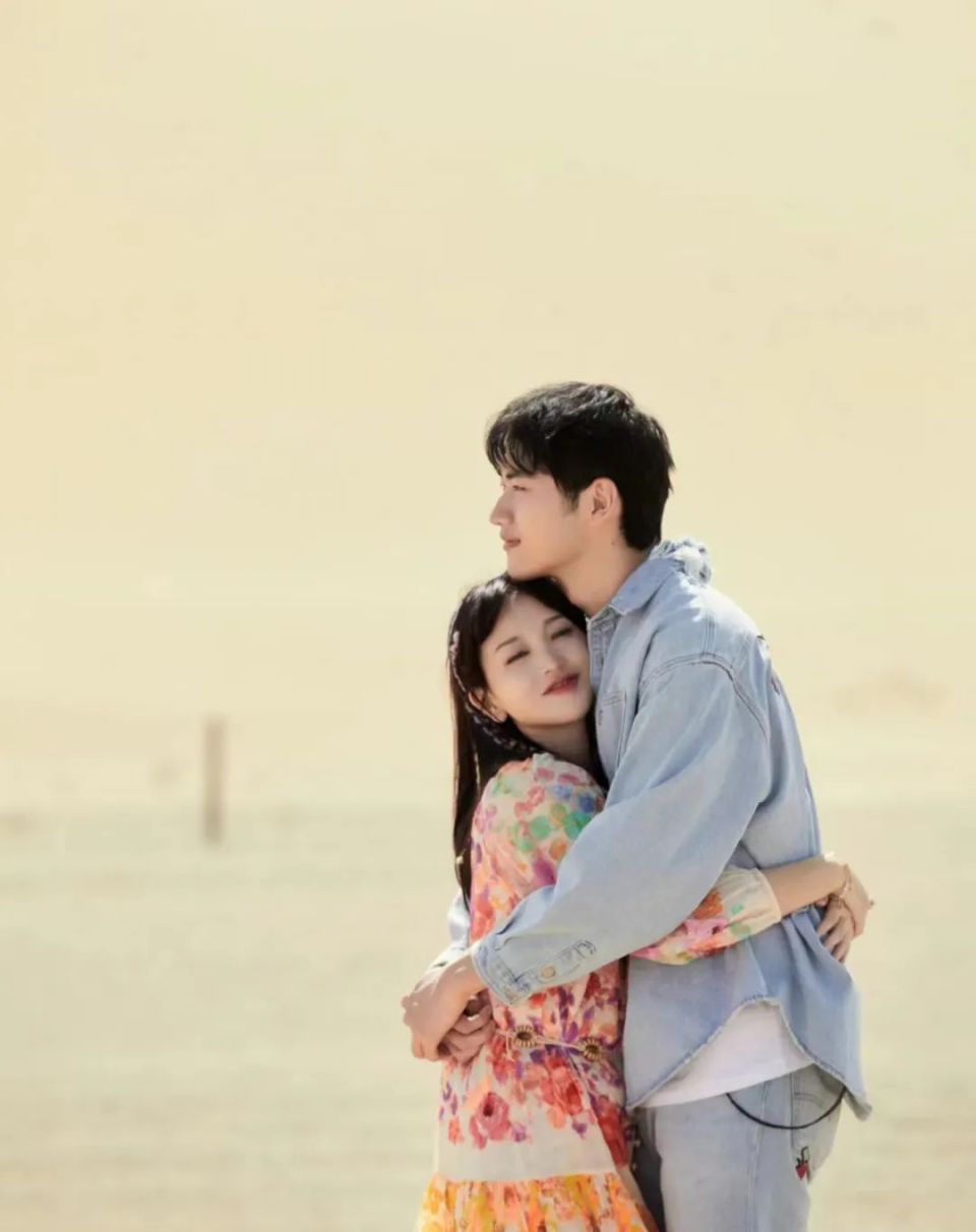 金莎带小19岁男友上综艺登上热搜被质疑到底怎么了