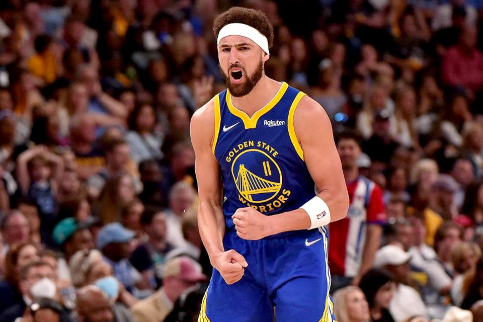 要么降薪留队,要么直接走人,其实勇士不会再给汤普森溢价合同了