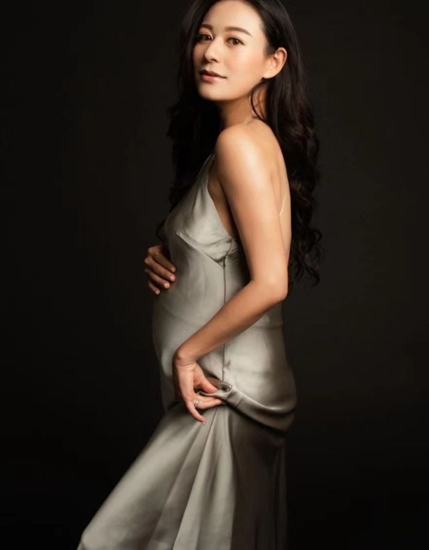 港女星晒孕照上围丰满,怀孕路坎坷夫妻为此努力求诊_腾讯新闻