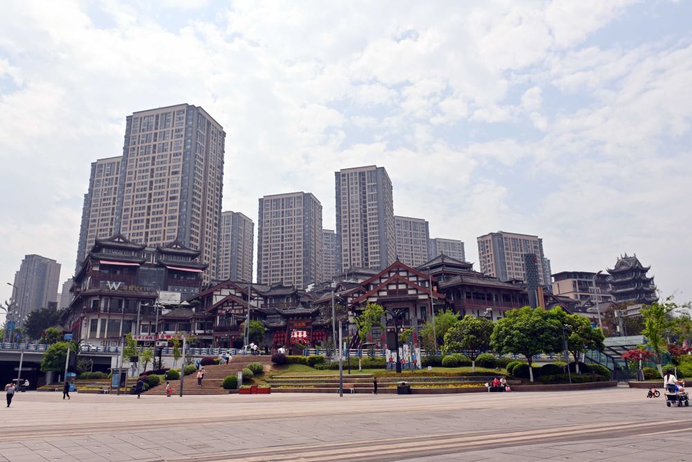 重庆市巴南区西流沱古镇现代建筑与古代建筑交相辉映
