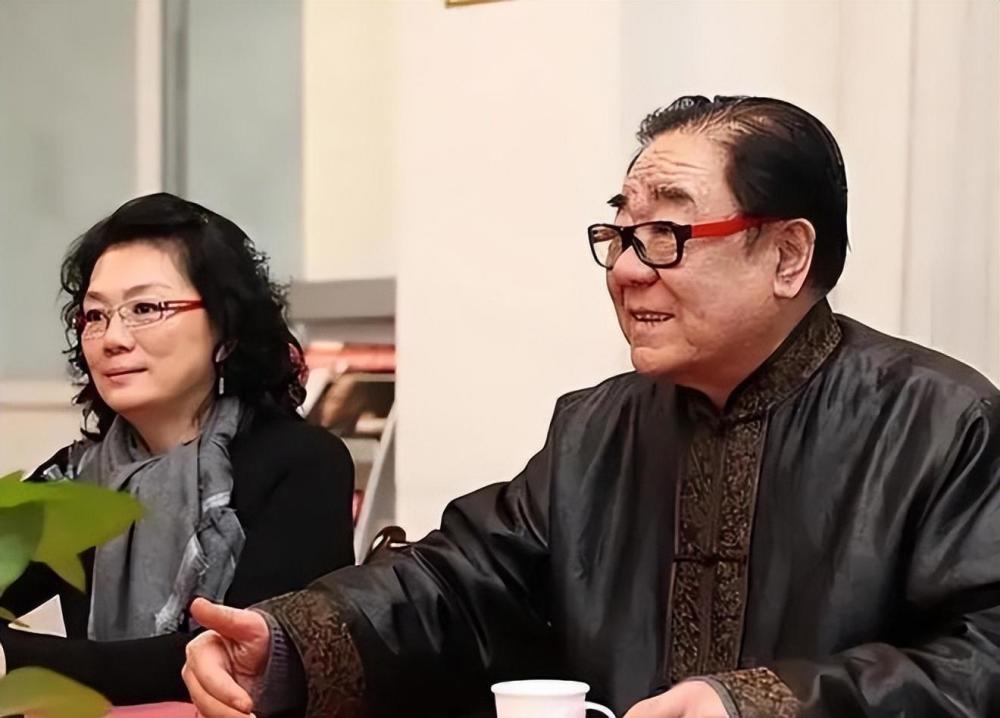 金铁霖遗孀马秋华:二婚相伴32年,丈夫去世后,她过得如何?_腾讯新闻