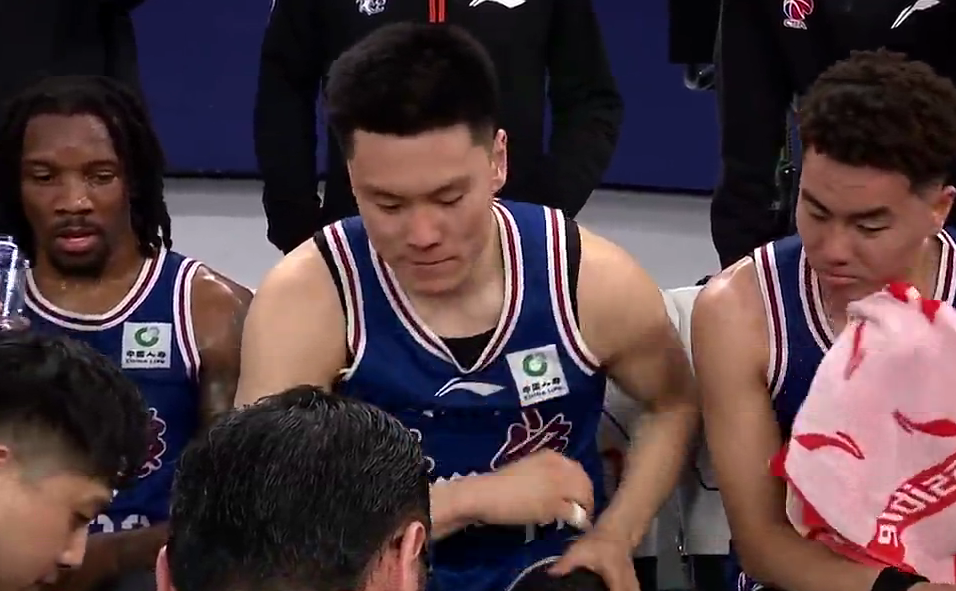 血布化身cba巴特勒主场高喊mvp李添荣王者归来北京回天无力