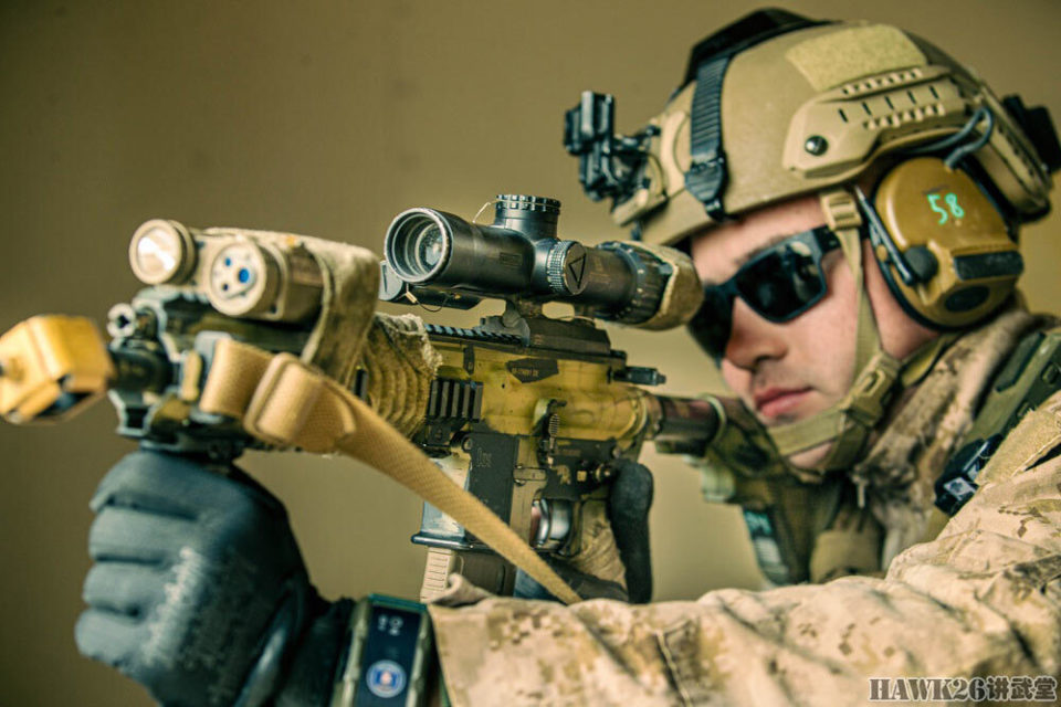 美国海军陆战队年度演习 配备hk416a5短步枪 两栖突击车走过场