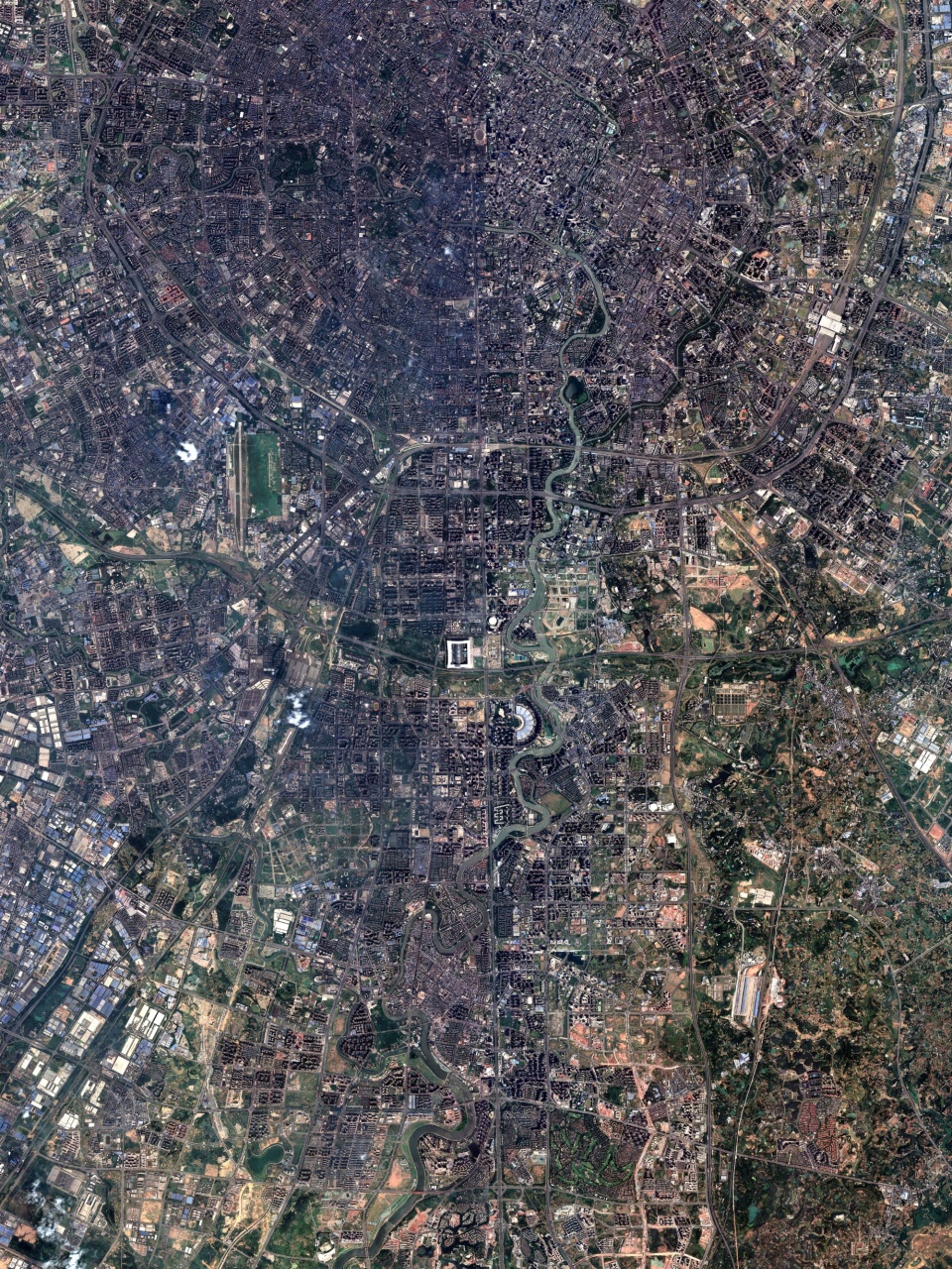 成都卫星图东进南拓西控中优北改中心南移主城空心化