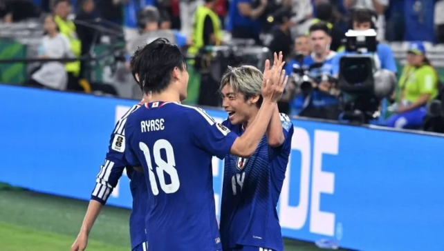 世界杯综述：3队锁头名+3队出局！日本终结亚洲6连败，马宁6黄创纪录