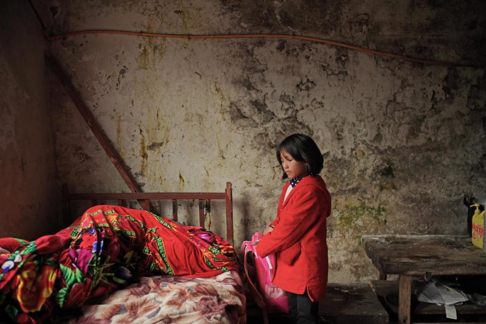 2013年,12岁少女遭74岁老头强奸,怀孕后为留证坚持产子,毁三观_腾讯