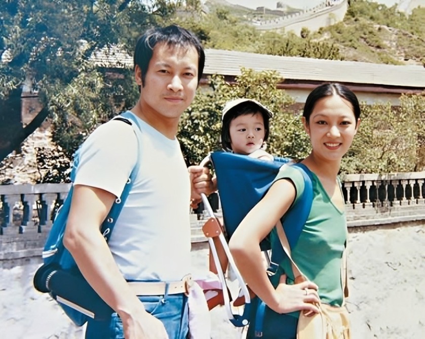 恬妮嫁岳华婚姻幸福,恬妞二次离婚如今仍单身