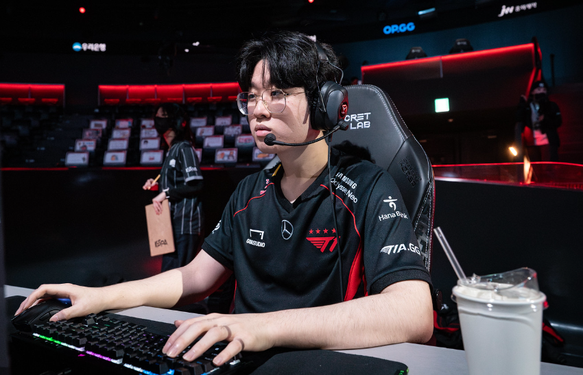 t1收获春季赛第三败zeus试图找到状态未能成功