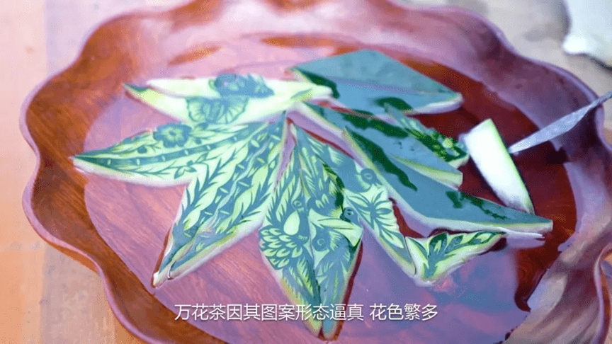男校長公開穿裙子化濃妝：我在拯救男性600313ST中農(nóng)