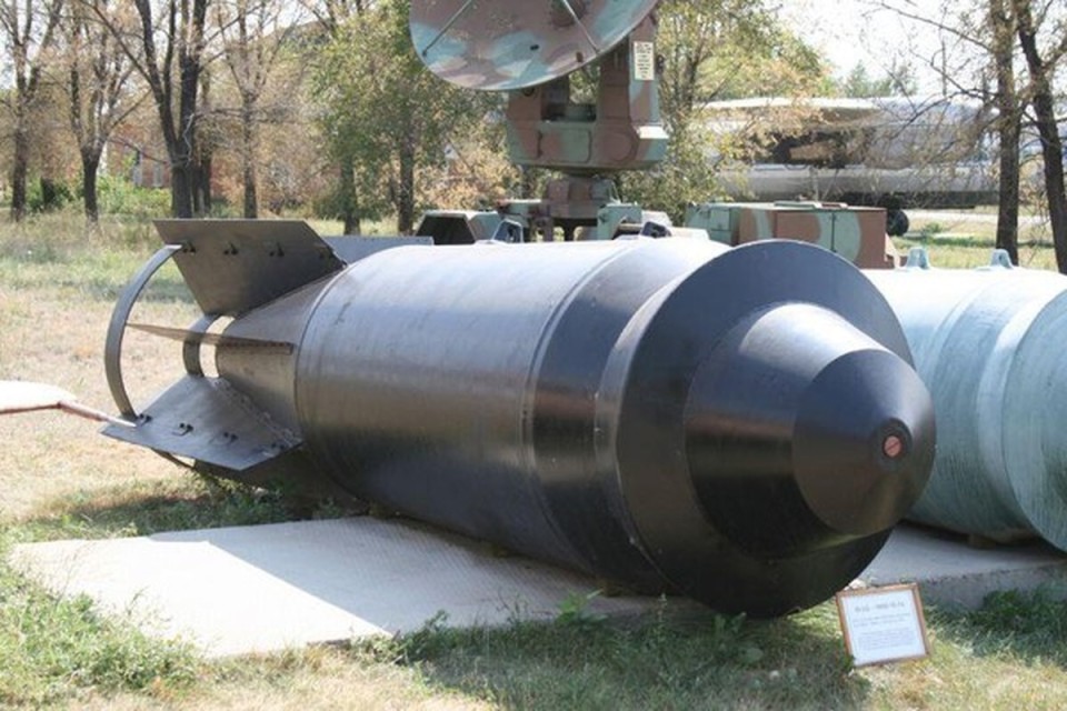 超级炸弹fab-3000重返生产线:俄式"重锤"威力揭秘_腾讯新闻