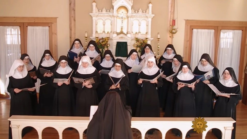 修女死后四年尸体完好,毫无腐烂,美国人顶礼膜拜:这是神迹!_腾讯新闻