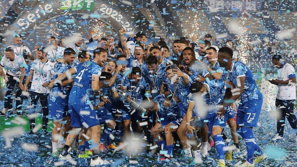 首轮将是两场单败淘汰赛,巴勒莫主场对阵桑普多利亚,卡坦扎罗主场对阵