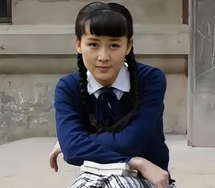 "影后"李琳:遭前夫家暴后离婚,二嫁世界冠军过得如何?