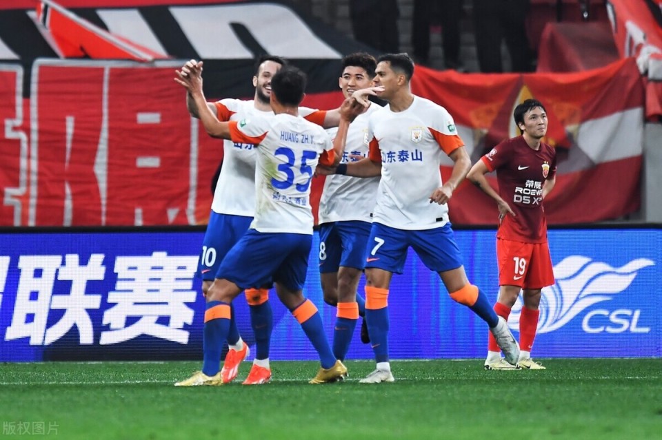 意外泰山队王牌遭遇重伤困扰德尔加多将顶替期待发挥神勇