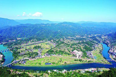 博物馆供图阳春三月,四川省达州市宣汉县普光镇进化村的油菜花田里