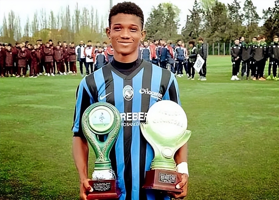 13岁的阿玛德已能在u17意甲少年联赛的半决赛和决赛进球,还是维奥拉杯