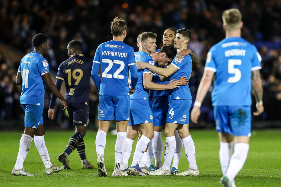 德比郡争2丧失主动 两连胜!小弗格森率队冲亚军_腾讯新闻