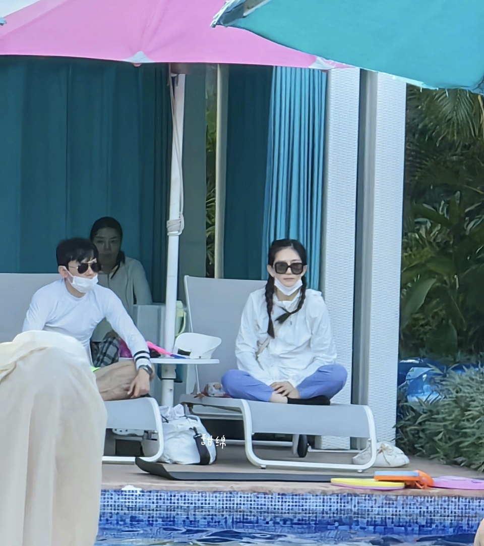 张杰,谢娜带孩子出游,生活堪称偶像剧,表情却出卖了内心_腾讯新闻