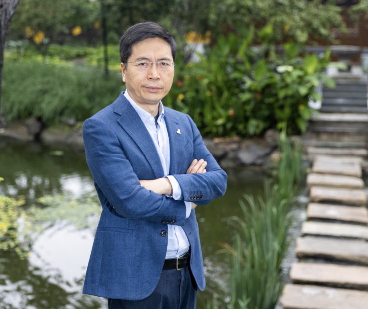 朱松纯:拿遍AI领域顶级大奖，却在祖国最需要时回来，美媒直呼“大错特错”！_腾讯新闻