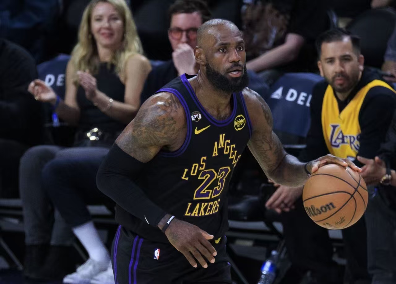 前場板輸18個還能贏？41歲老詹展示頂級控場能力，名嘴：像魔術師 - 